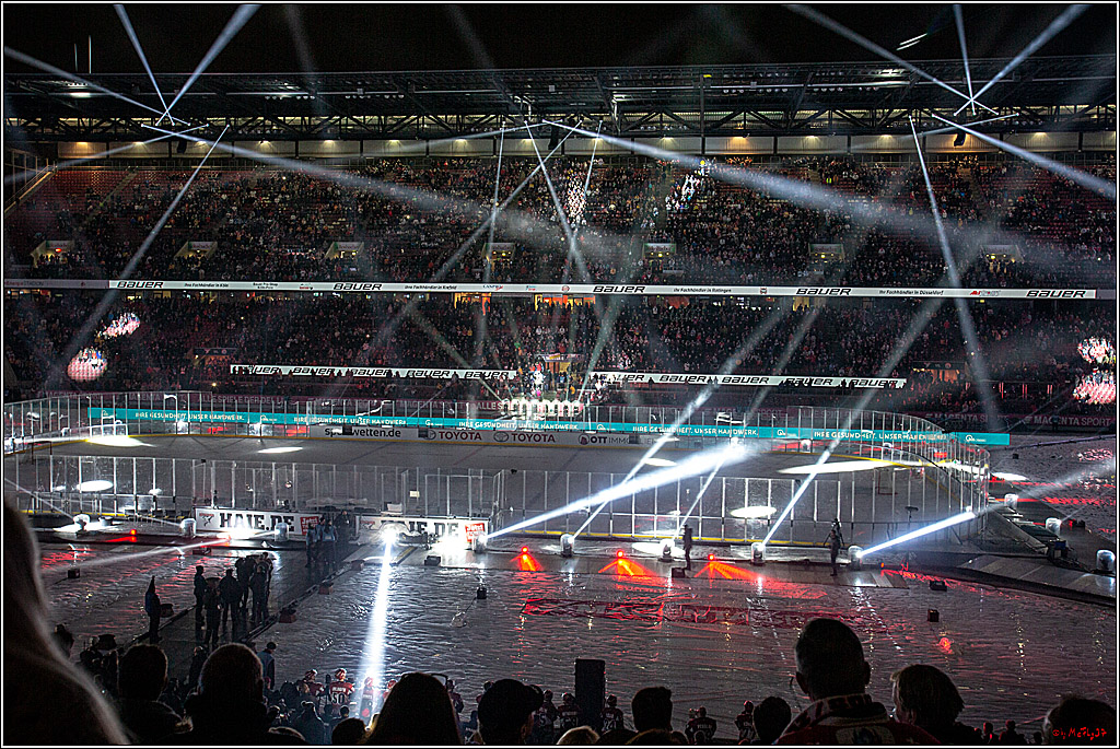 DEL Wintergame; Koelner Haie - Duesseldorfer EG; Koeln, 12.01.2019